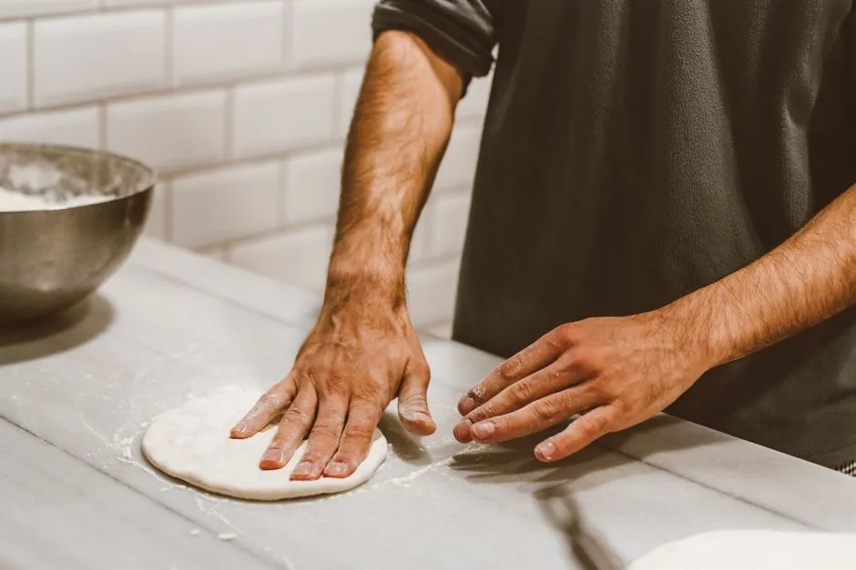 How Much Pizza Dough per Pan? Use This Formula